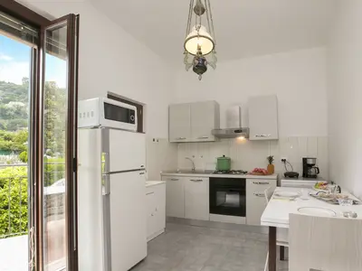 Küche und Essbereich