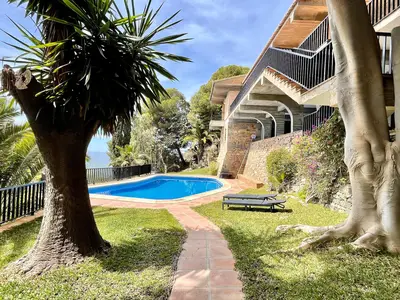 PoolOfHouse