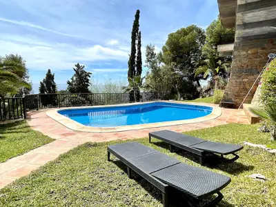 PoolOfHouse
