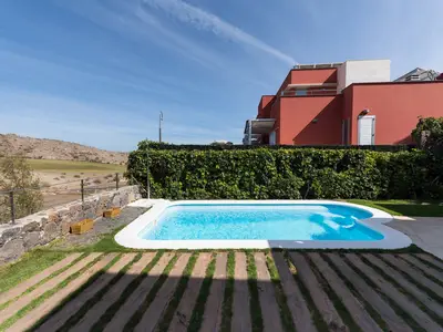 PoolOfHouse