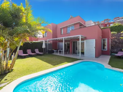 PoolOfHouse