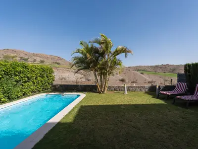 PoolOfHouse
