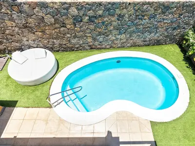 PoolOfHouse