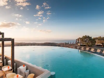 PoolOfHouse