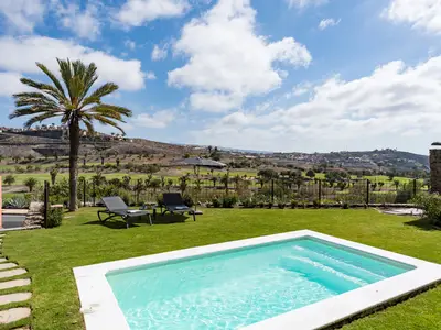 PoolOfHouse