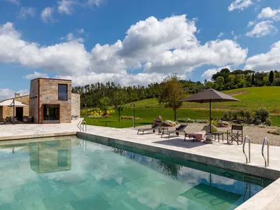 PoolOfHouse