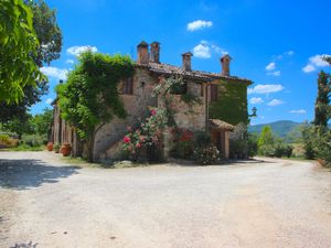 Villa für 10 Personen (450 m&sup2;) in San Venanzo