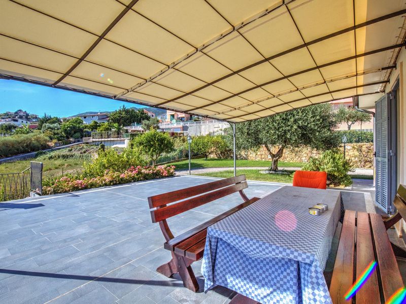 23706661-Villa-10-Sanremo-800x600-2