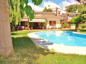 Villa für 10 Personen (350 m&sup2;) in Sant Pol de Mar