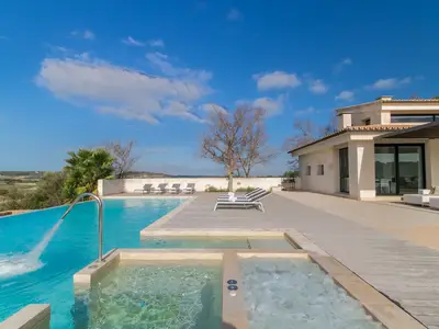PoolOfHouse