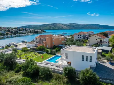 Villa Consido - nur 100 m vom Meer entfernt, beheizter Pool 10m*4m
