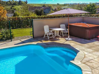 PoolOfHouse
