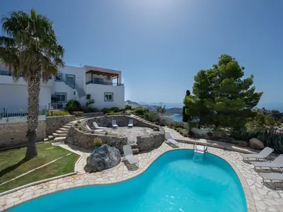 PoolOfHouse