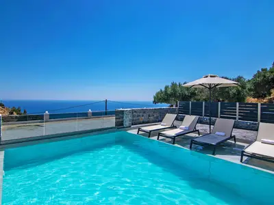 PoolOfHouse