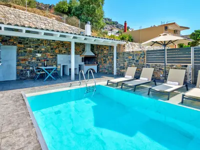 PoolOfHouse