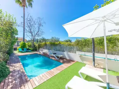 PoolOfHouse