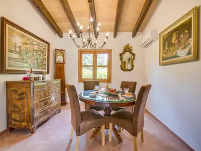 DiningRoom