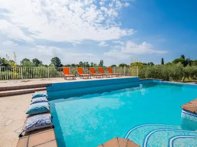 PoolOfHouse