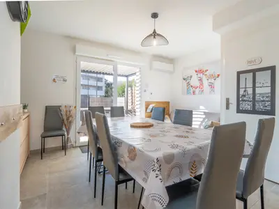 DiningRoom