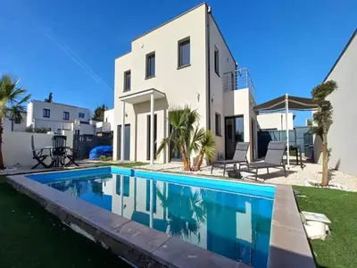 PoolOfHouse