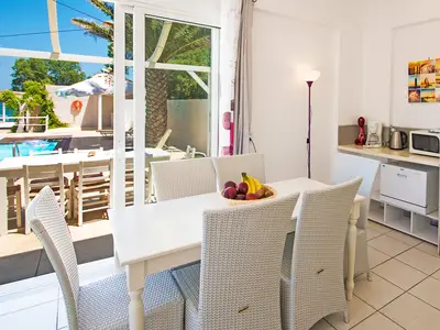 DiningRoom