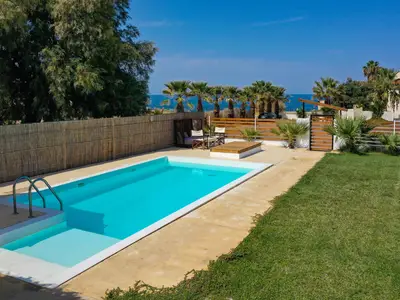 PoolOfHouse