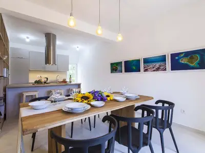 DiningRoom