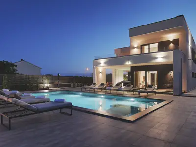 Villa für 10 Personen (410 m²) in Sikici 1/10