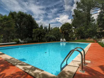 PoolOfHouse