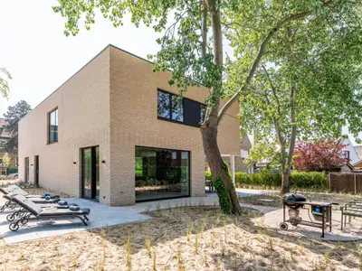 Außenseite Ferienhaus [Sommer]