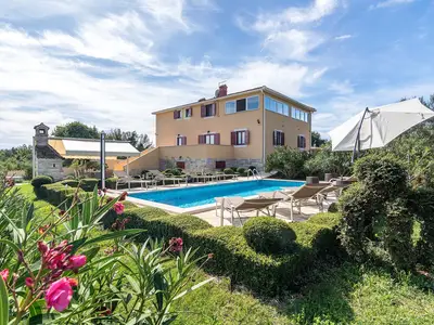 Villa für 10 Personen (300 m²) in Šišan 1/10