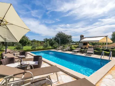Villa für 10 Personen (300 m²) in Šišan 3/10