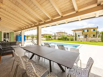 Villa für 8 Personen (220 m²) in Šivati 7/10