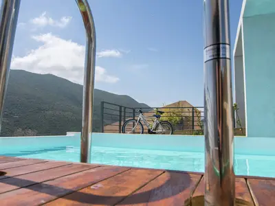 PoolOfHouse