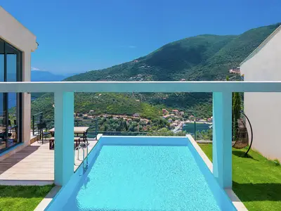 PoolOfHouse