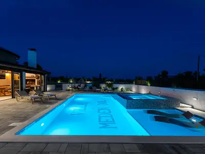 Villa Meden Dol mit beheiztem Pool, Whirlpool, 2 Saunen