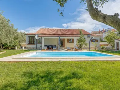 Villa für 6 Personen (110 m²) in Smoljanci 6/10