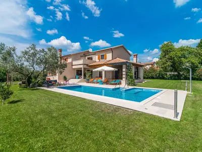 Villa für 8 Personen (237 m²) in Smoljanci 7/10