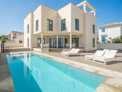 PoolOfHouse