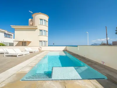 PoolOfHouse