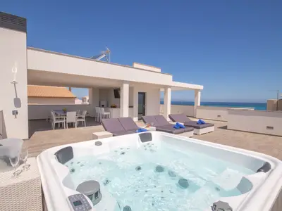 PoolOfHouse