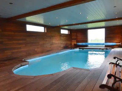 PoolOfHouse
