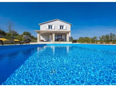 PoolOfHouse