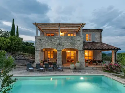 Villa für 8 Personen (210 m²) in Sovinjak 1/10