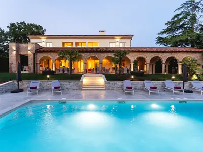 Villa für 10 Personen (600 m²) in Špadići 3/10