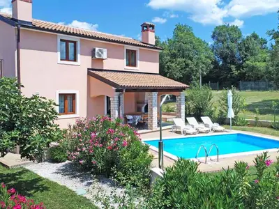 Villa für 6 Personen (130 m²) in Radetići 1/10