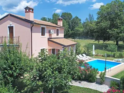 Villa für 6 Personen (130 m²) in Radetići 7/10