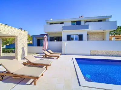 Villa für 8 Personen (200 m²) in Risika 3/10