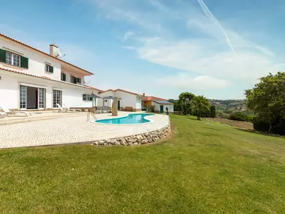 Villa für 12 Personen (367 m²) in Ribamar 1/10