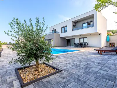 Villa für 8 Personen (170 m²) in Kraljevica 5/10